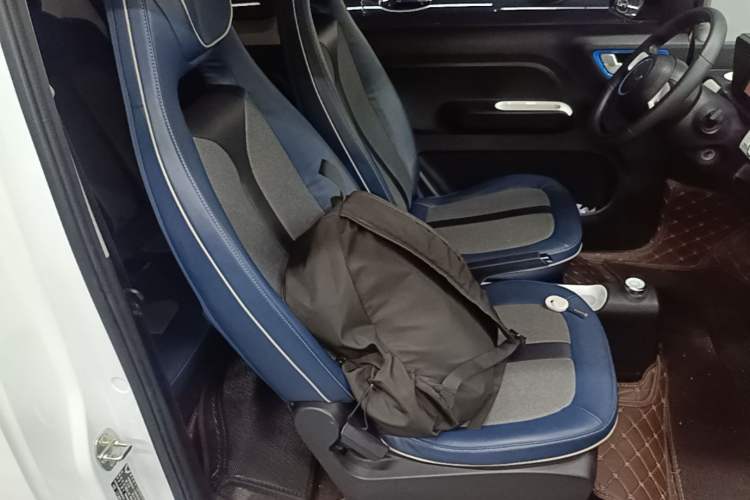 Used Wuling Hongguang MINIEV 2022 GAMEBOY 300km Enthusiast Model with Lithium Iron Phosphate Right Front Seat