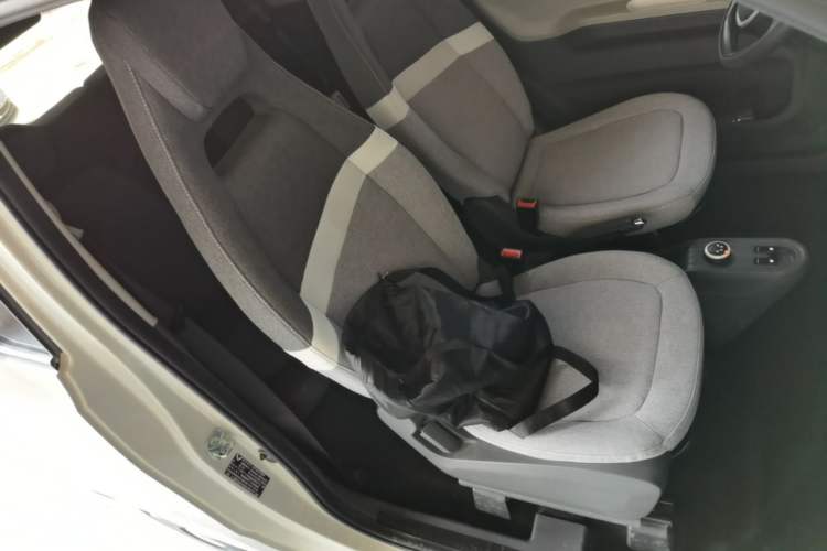 Used Wuling Hongguang MINIEV 2022 Macaron Premium Model – Lithium Iron Phosphate Right Front Seat