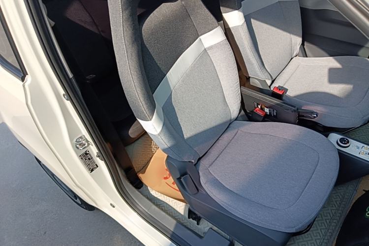 Used Wuling Hongguang MINIEV 2022 Macaron Fashion Model Lithium Iron Phosphate Right Front Seat