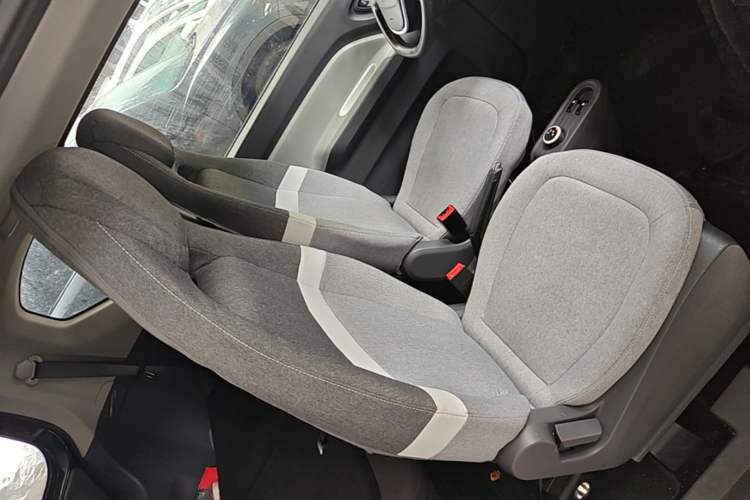 Used Wuling Hongguang MINIEV 2022 Macaron Premium Model – Lithium Iron Phosphate Right Front Seat