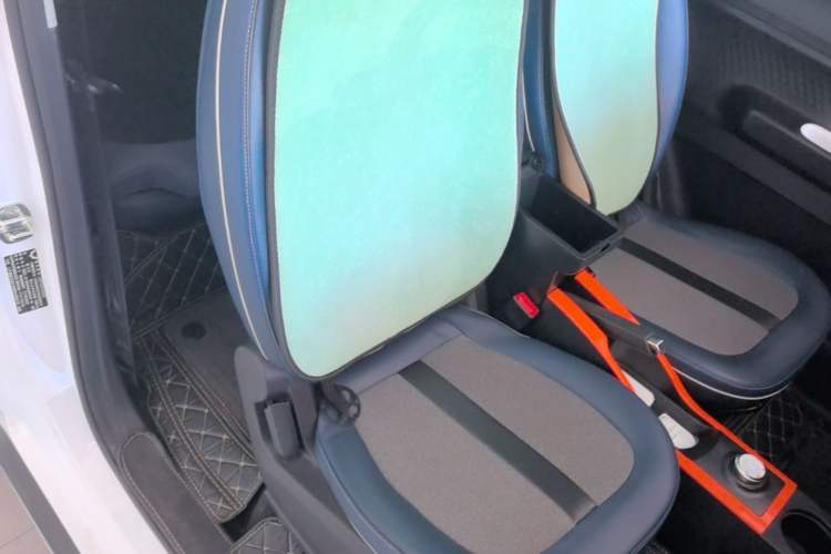 Used Wuling Hongguang MINIEV 2022 GAMEBOY 200km Gaming Edition with Lithium Iron Phosphate Right Front Seat