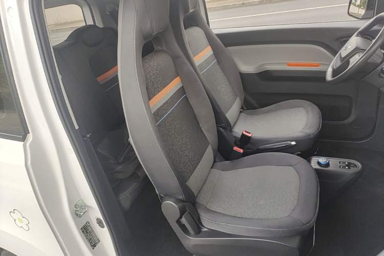 Used Wuling Hongguang MINIEV 2022 Zizai Version Lithium Iron Phosphate Right Front Seat