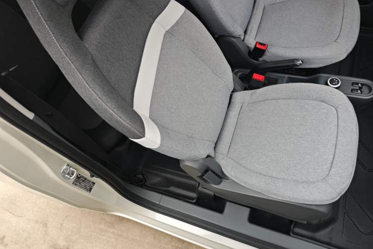 Used Wuling Hongguang MINIEV 2022 Macaron Premium Model – Lithium Iron Phosphate Right Front Seat
