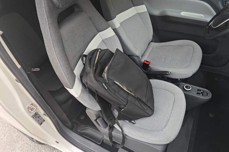 Used Wuling Hongguang MINIEV 2022 Macaron Premium Model – Lithium Iron Phosphate Right Front Seat