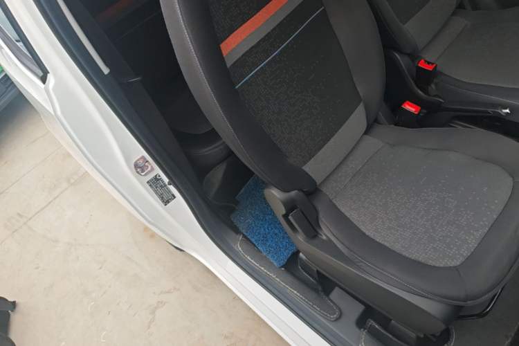 Used Wuling Hongguang MINIEV 2022 Easy Version Lithium Iron Phosphate Right Front Seat