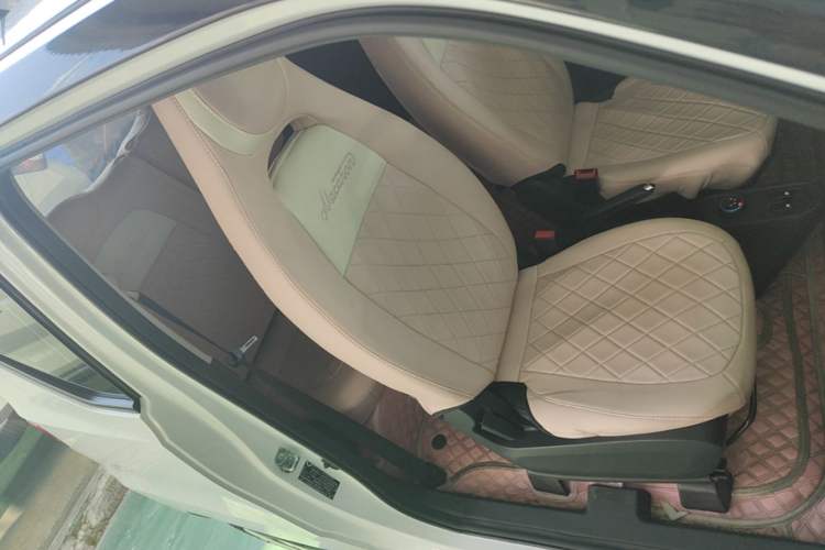 Used Wuling Hongguang MINIEV 2022 Easy Version Lithium Iron Phosphate Right Front Seat
