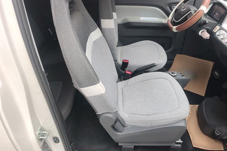 Used Wuling Hongguang MINIEV 2022 Macaron Fashion Model Lithium Iron Phosphate Right Front Seat