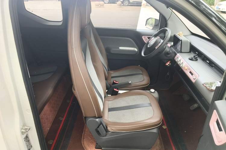 Used Wuling Hongguang MINIEV 2022 GAMEBOY 200km Gaming Edition with Lithium Iron Phosphate Right Front Seat
