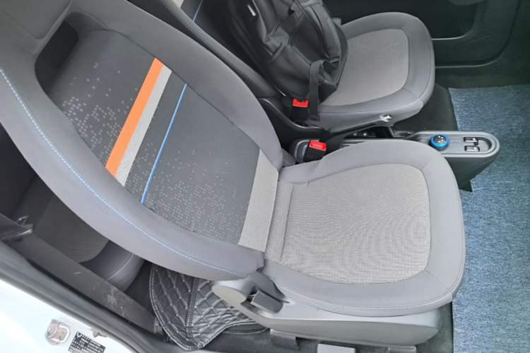 Used Wuling Hongguang MINIEV 2022 Zizai Version Lithium Iron Phosphate Right Front Seat