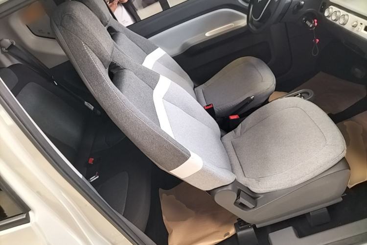 Used Wuling Hongguang MINIEV 2022 Macaron Premium Model – Lithium Iron Phosphate Right Front Seat