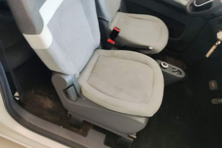 Used Wuling Hongguang MINIEV 2022 Macaron Premium Model – Lithium Ternary Battery Right Front Seat