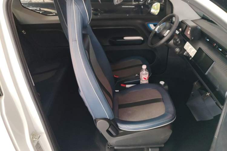 Used Wuling Hongguang MINIEV 2022 GAMEBOY 300km Enthusiast Model with Lithium Iron Phosphate Right Front Seat