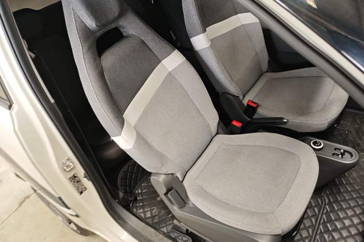Used Wuling Hongguang MINIEV 2022 Macaron Premium Model – Lithium Iron Phosphate Right Front Seat