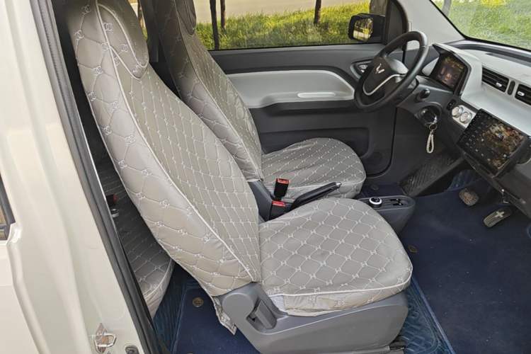 Used Wuling Hongguang MINIEV 2022 Macaron Fashion Model Lithium Iron Phosphate Right Front Seat