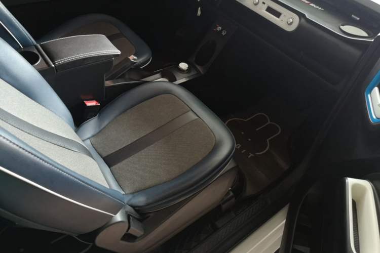 Used Wuling Hongguang MINIEV 2022 GAMEBOY 200km Gaming Edition with Lithium Iron Phosphate Right Front Seat