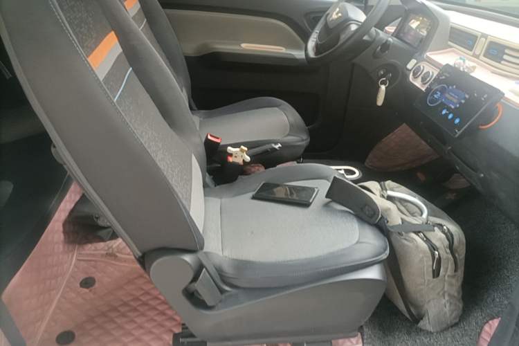 Used Wuling Hongguang MINIEV 2022 Zizai Version Lithium-NMC Right Front Seat