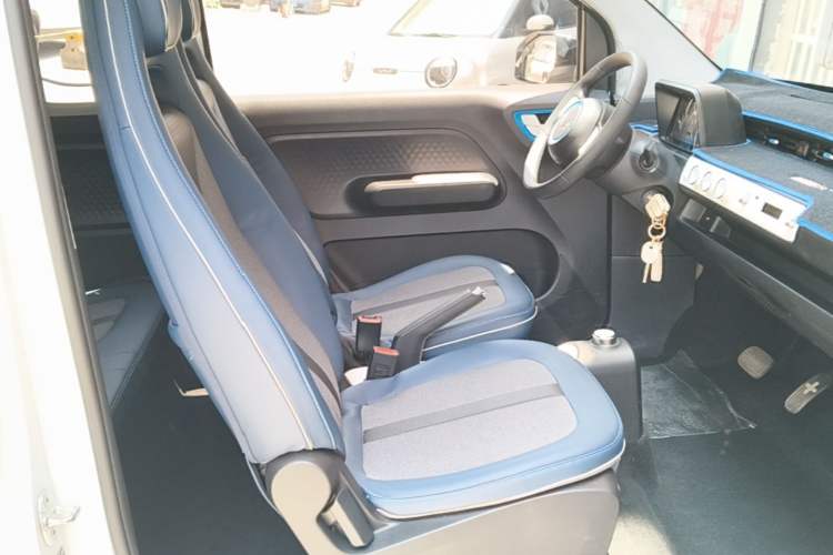 Used Wuling Hongguang MINIEV 2022 GAMEBOY 200km Gaming Edition with Lithium Iron Phosphate Right Front Seat