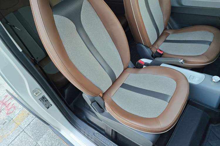 Used Wuling Hongguang MINIEV 2022 GAMEBOY 300km Enthusiast Model with Lithium Iron Phosphate Right Front Seat
