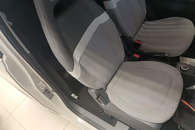 Used Wuling Hongguang MINIEV 2022 Macaron Premium Model – Lithium Iron Phosphate Right Front Seat