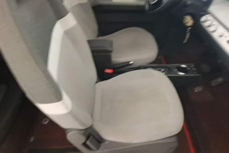 Used Wuling Hongguang MINIEV 2022 Macaron Premium Model – Lithium Iron Phosphate Right Front Seat