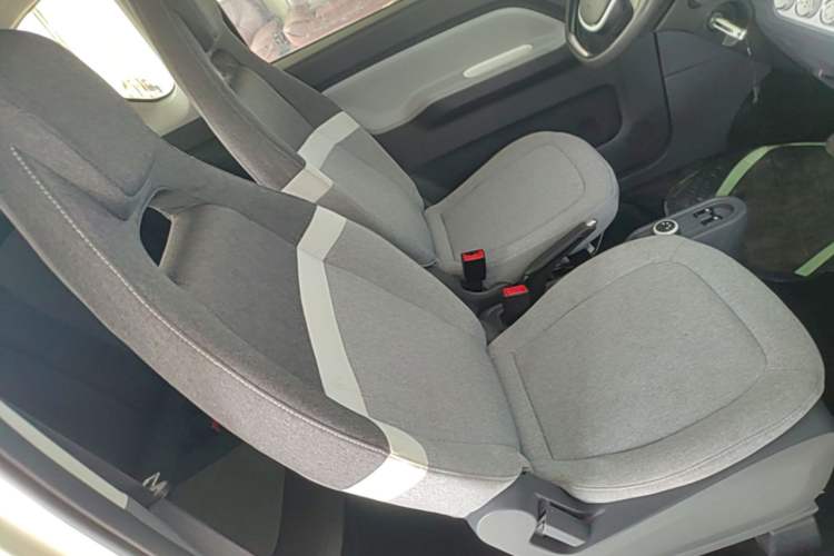 Used Wuling Hongguang MINIEV 2022 Macaron Premium Model – Lithium Iron Phosphate Right Front Seat