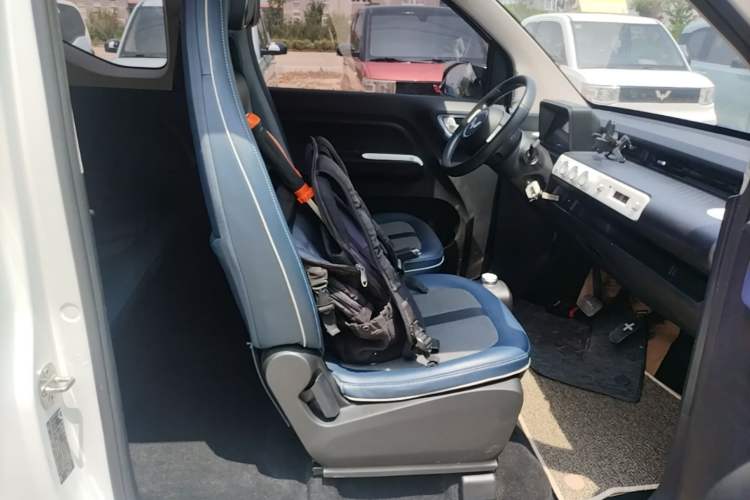 Used Wuling Hongguang MINIEV 2022 GAMEBOY 200km Gaming Edition with Lithium Iron Phosphate Right Front Seat