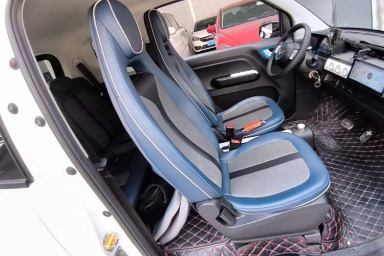 Used Wuling Hongguang MINIEV 2022 GAMEBOY 200km Gaming Edition with Lithium Iron Phosphate Right Front Seat