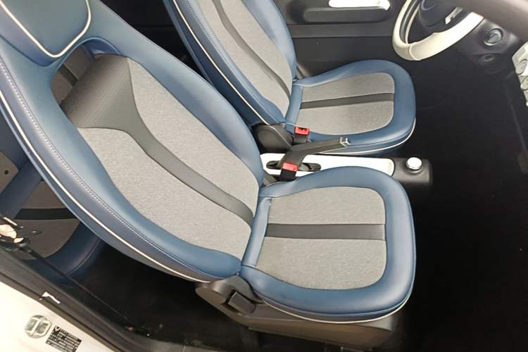 Used Wuling Hongguang MINIEV 2022 GAMEBOY 200km Gaming Edition with Lithium Iron Phosphate Right Front Seat