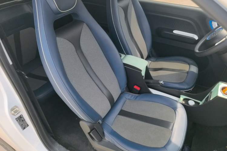 Used Wuling Hongguang MINIEV 2022 GAMEBOY 200km Gaming Edition with Lithium Iron Phosphate Right Front Seat