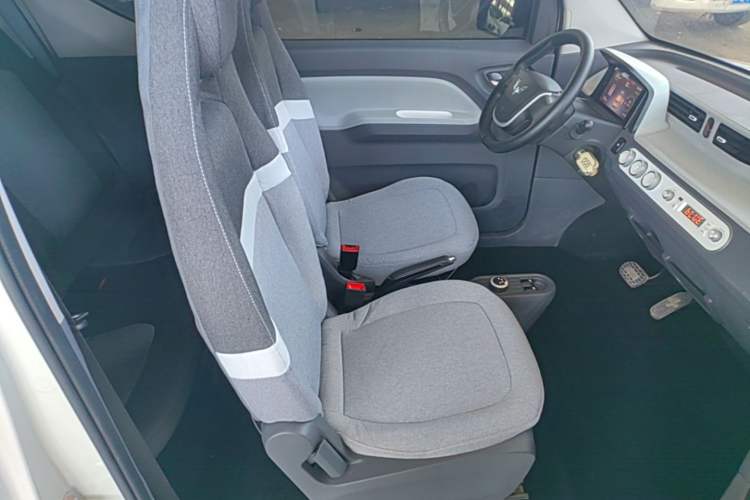 Used Wuling Hongguang MINIEV 2022 Macaron Fashion Edition Lithium-Nickel-Cobalt-Alpha-oxide Right Front Seat