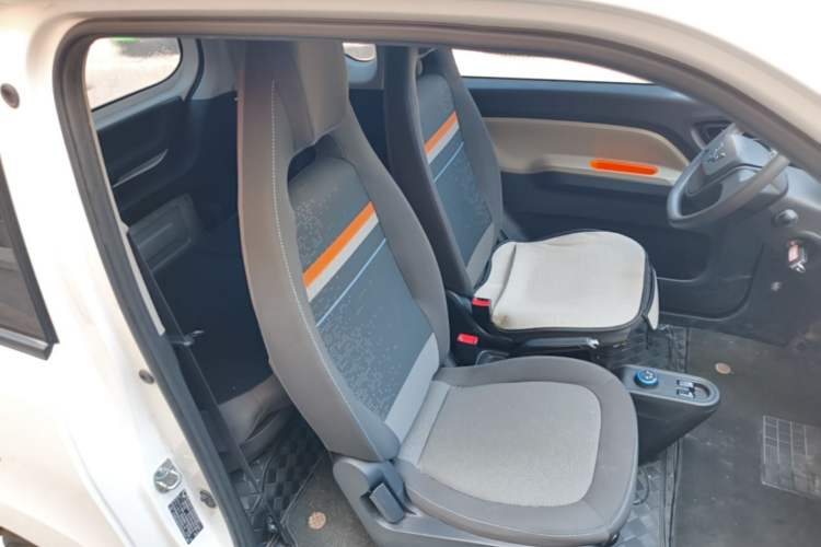 Used Wuling Hongguang MINIEV 2022 Macaron Fashion Model Lithium Iron Phosphate Right Front Seat