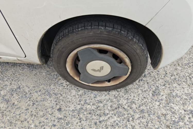 Used Wuling Hongguang MINIEV 2022 Macaron Premium Model – Lithium Iron Phosphate Right Front Wheel Hub