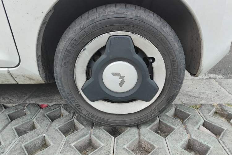Used Wuling Hongguang MINIEV 2022 Easy Version Lithium Iron Phosphate Right Front Wheel Hub