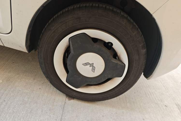 Used Wuling Hongguang MINIEV 2022 Enjoy Edition Lithium Iron Phosphate Right Front Wheel Hub