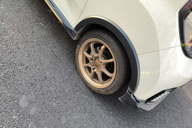 Used Wuling Hongguang MINIEV 2022 GAMEBOY 200km Gaming Edition with Lithium Iron Phosphate Right Front Wheel Hub
