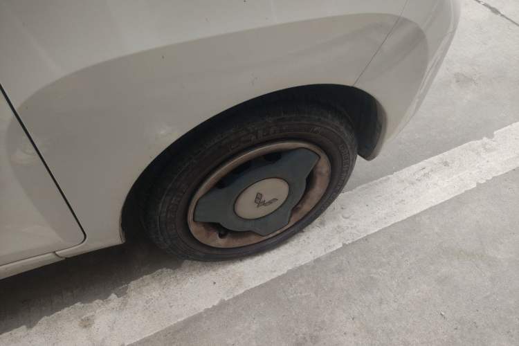 Used Wuling Hongguang MINIEV 2022 Macaron Premium Model – Lithium Iron Phosphate Right Front Wheel Hub