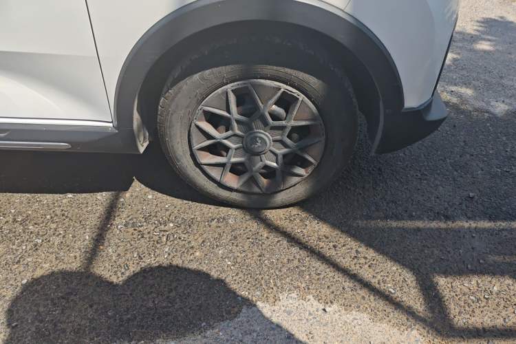 Used Wuling Hongguang MINIEV 2022 GAMEBOY 200km Gaming Edition with Lithium Iron Phosphate Right Front Wheel Hub