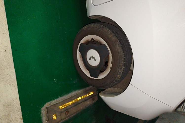 Used Wuling Hongguang MINIEV 2022 Easy Version Lithium Iron Phosphate Right Front Wheel Hub