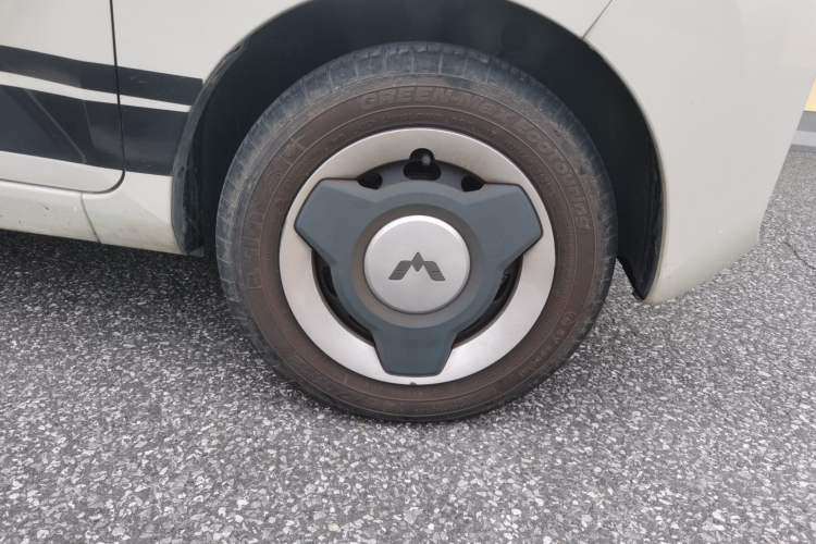 Used Wuling Hongguang MINIEV 2022 Macaron Premium Model – Lithium Iron Phosphate Right Front Wheel Hub