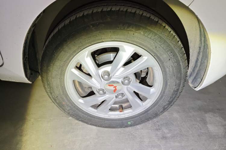 Used Wuling Hongguang MINIEV 2022 Easy Version Lithium Iron Phosphate Right Front Wheel Hub