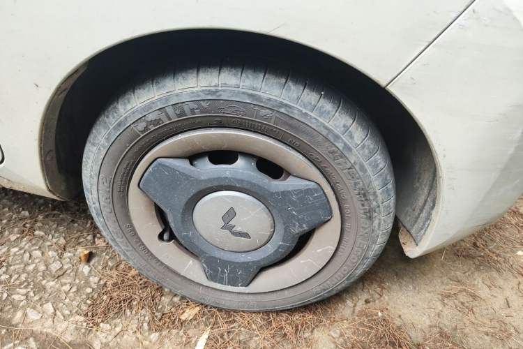 Used Wuling Hongguang MINIEV 2022 Macaron Premium Model – Lithium Iron Phosphate Right Front Wheel Hub
