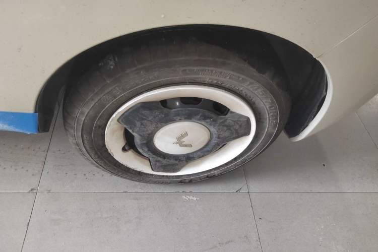 Used Wuling Hongguang MINIEV 2022 Macaron Premium Model – Lithium Iron Phosphate Right Front Wheel Hub