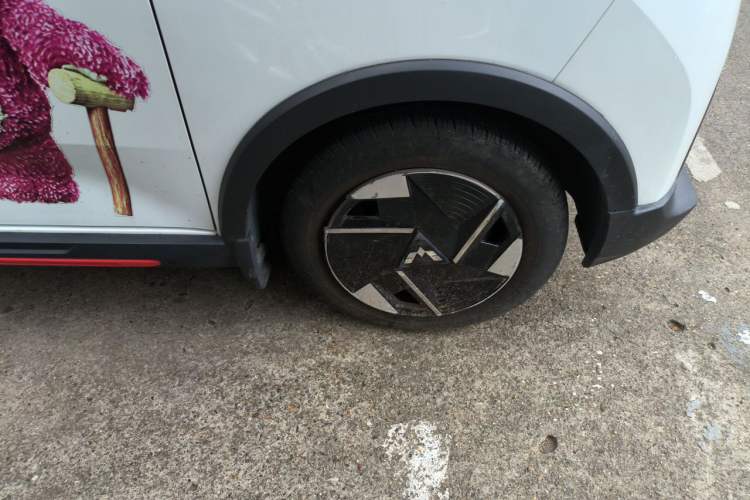 Used Wuling Hongguang MINIEV 2022 GAMEBOY 300km Enthusiast Model with Lithium Iron Phosphate Right Front Wheel Hub