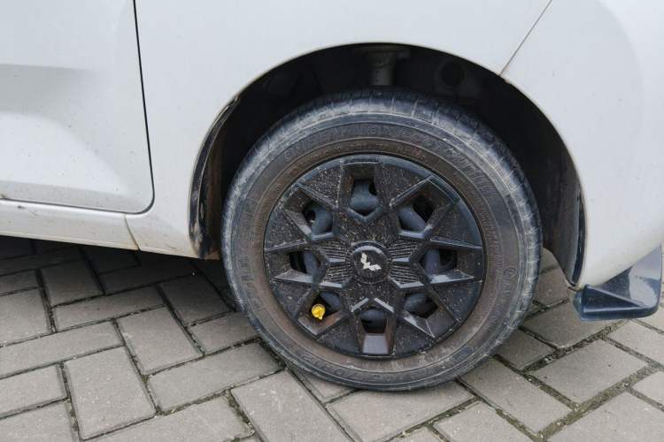 Used Wuling Hongguang MINIEV 2022 Zizai Version Lithium-NMC Right Front Wheel Hub