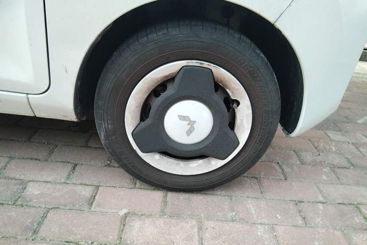 Used Wuling Hongguang MINIEV 2022 Enjoy Edition Lithium-Ion Battery Right Front Wheel Hub