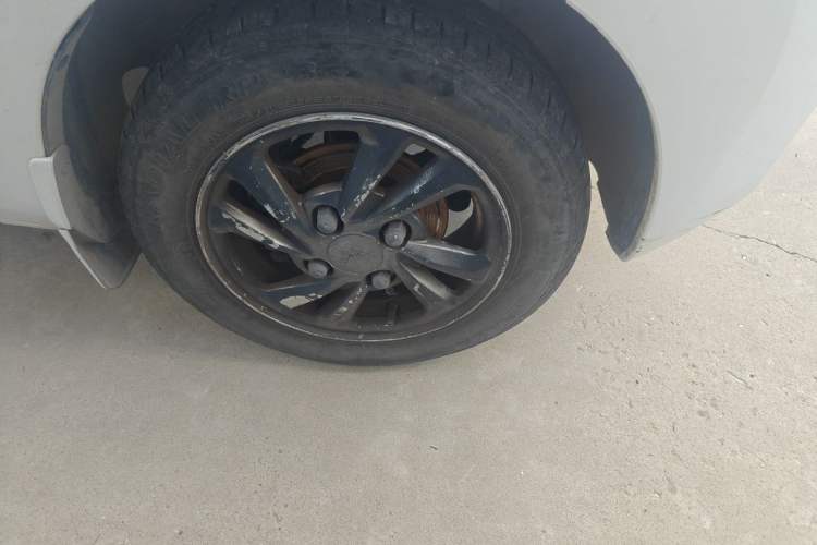 Used Wuling Hongguang MINIEV 2022 Zizai Version Lithium Iron Phosphate Right Front Wheel Hub