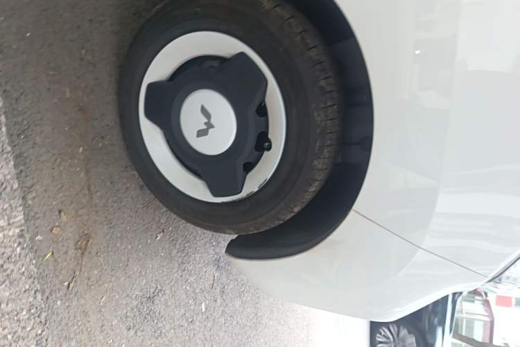Used Wuling Hongguang MINIEV 2022 Easy Version Lithium Iron Phosphate Right Front Wheel Hub