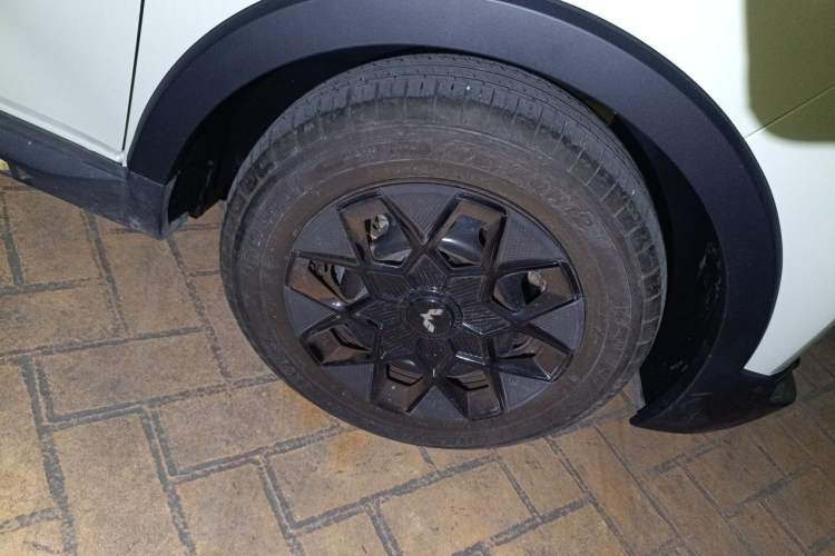 Used Wuling Hongguang MINIEV 2022 GAMEBOY 300km Enthusiast Model with Lithium Iron Phosphate Right Front Wheel Hub