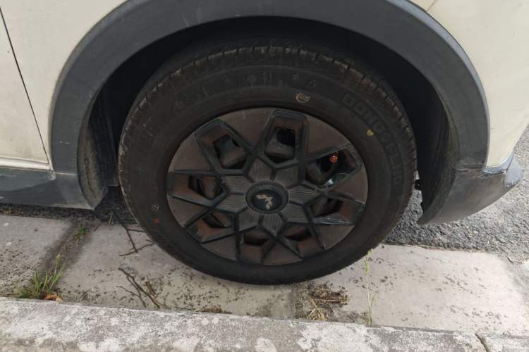 Used Wuling Hongguang MINIEV 2022 GAMEBOY 200km Gaming Edition with Lithium Iron Phosphate Right Front Wheel Hub
