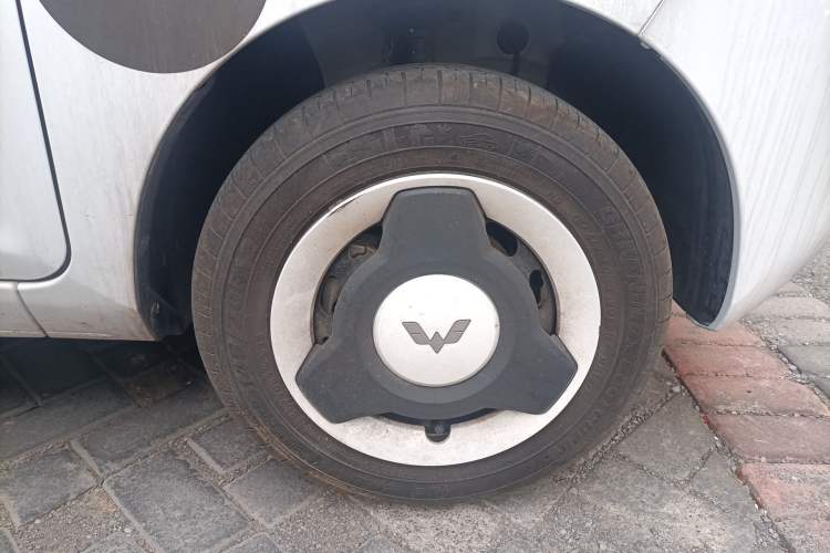 Used Wuling Hongguang MINIEV 2022 Easy Version Lithium Iron Phosphate Right Front Wheel Hub